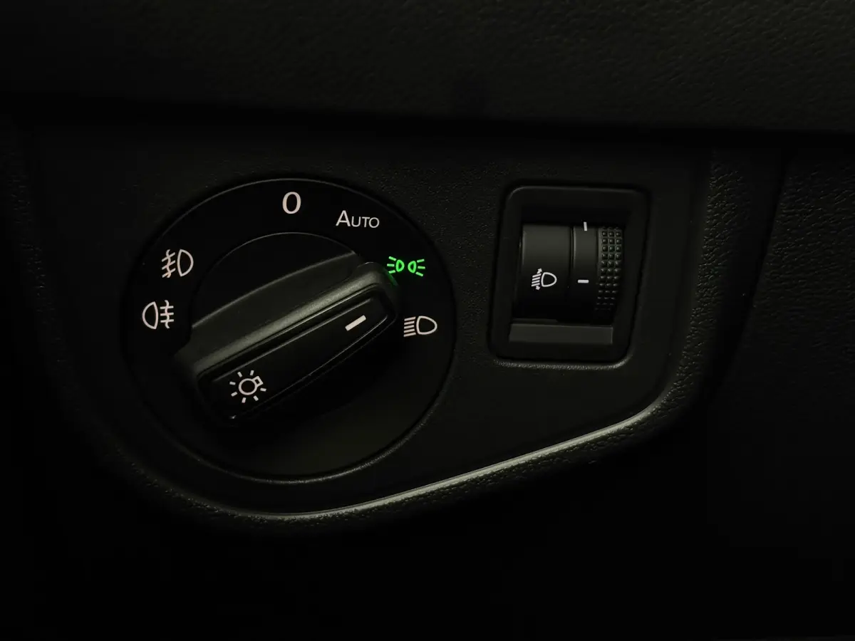 1.0 TSI 110 pk R-Line 7-DSG | Achteruitrijcamera | R-Line interieur | Trekhaak afneembaar |