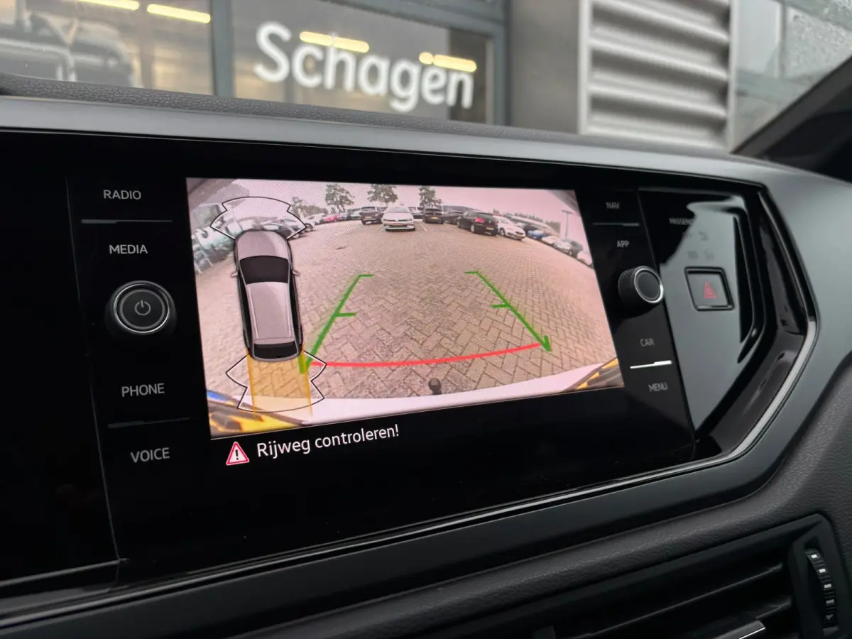 1.0 TSI 110 pk R-Line 7-DSG | Achteruitrijcamera | R-Line interieur | Trekhaak afneembaar |