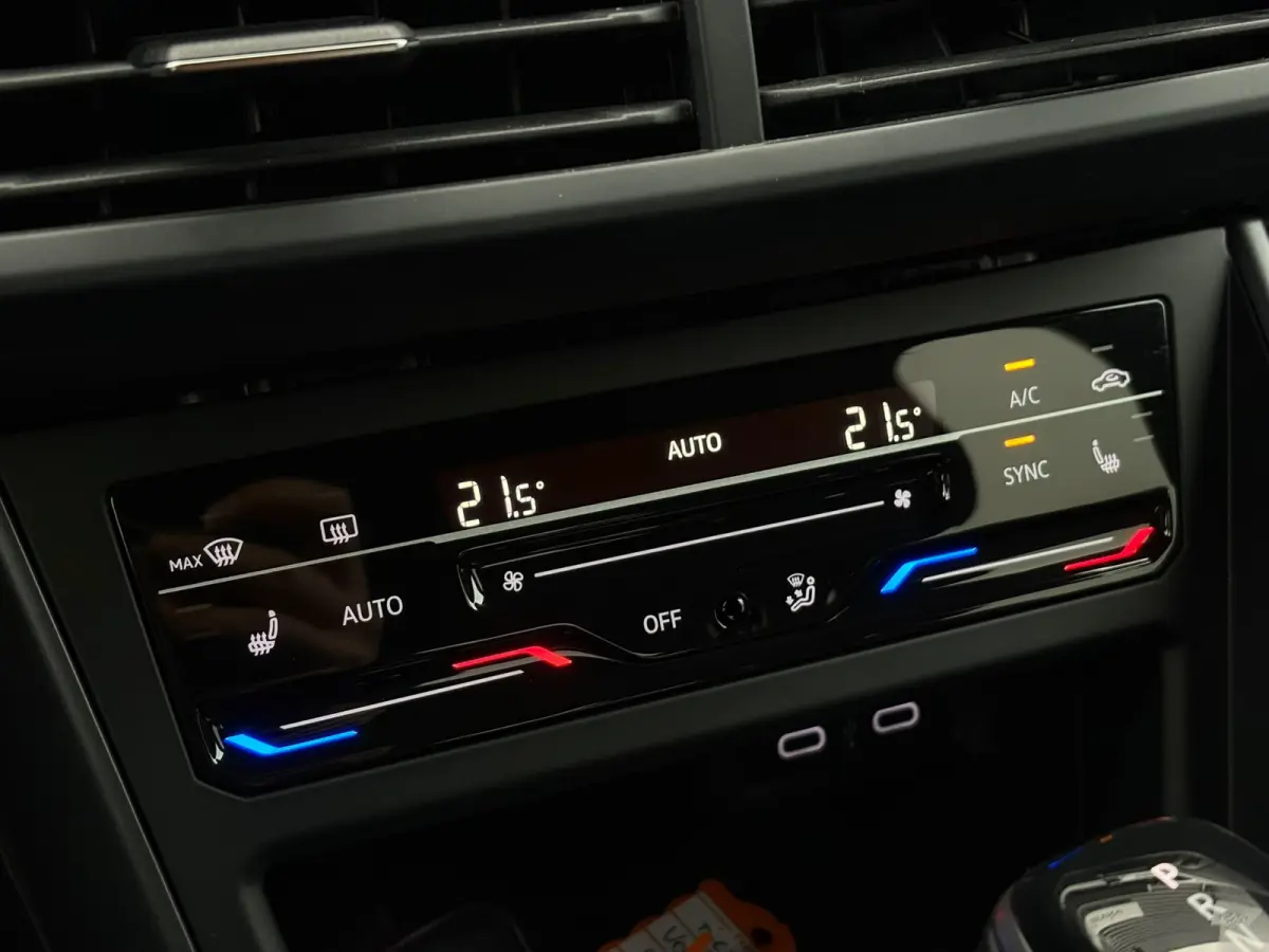 1.0 TSI 110 pk R-Line 7-DSG | Achteruitrijcamera | R-Line interieur | Trekhaak afneembaar |