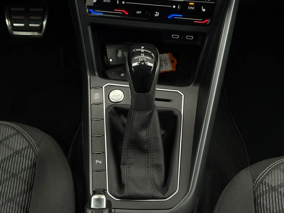 1.0 TSI 110 pk R-Line 7-DSG | Achteruitrijcamera | R-Line interieur | Trekhaak afneembaar |