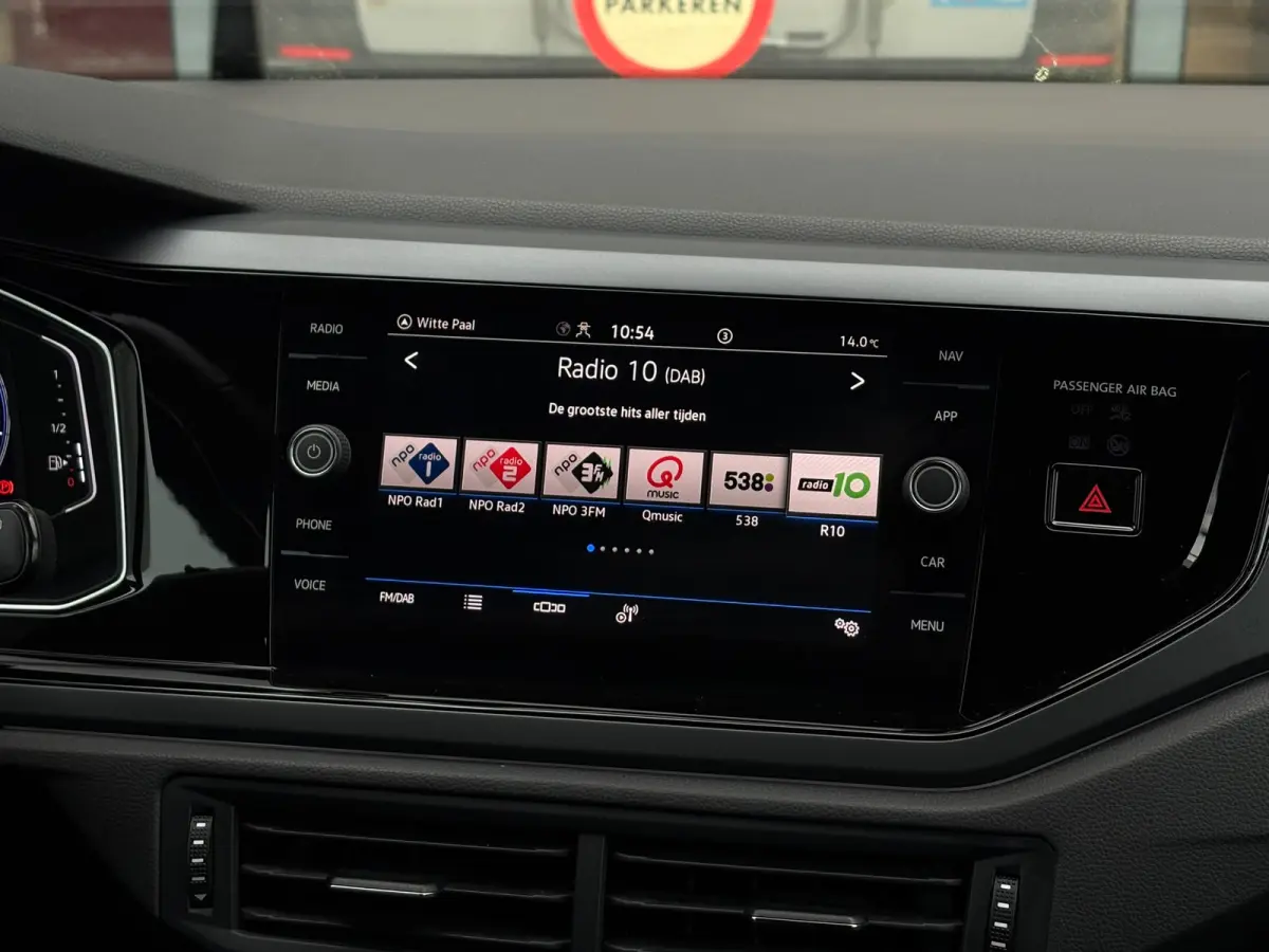 1.0 TSI 110 pk R-Line 7-DSG | Achteruitrijcamera | R-Line interieur | Trekhaak afneembaar |
