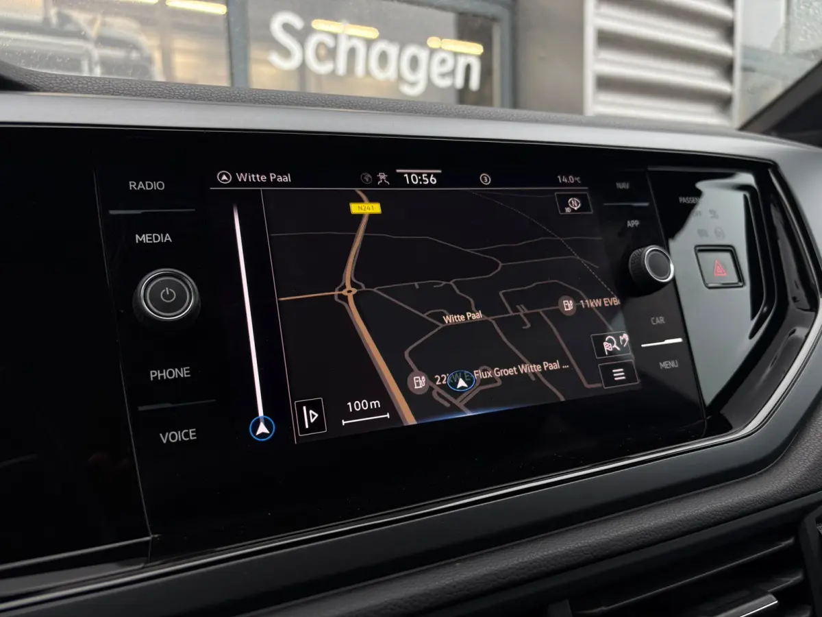 1.0 TSI 110 pk R-Line 7-DSG | Achteruitrijcamera | R-Line interieur | Trekhaak afneembaar |