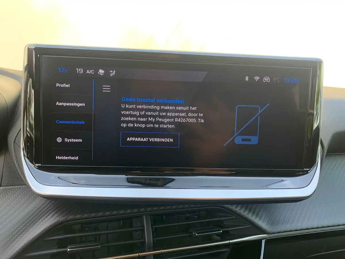 Hybrid 100 e-DCS6 Allure Airco | AppleCarPlay/Android Auto | Camera | Cruise Control | DAB | LED | LMV 16" | PDC V&A |
