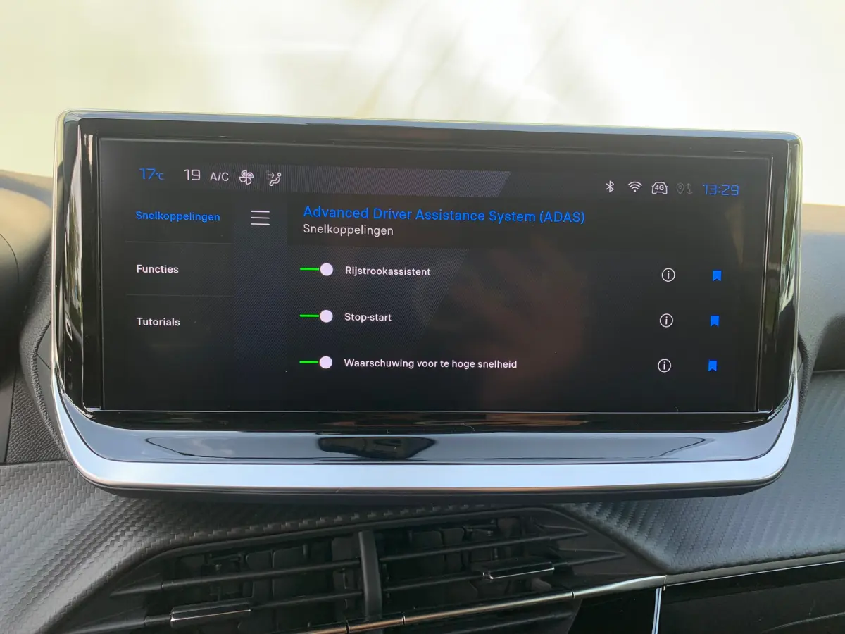 Hybrid 100 e-DCS6 Allure Airco | AppleCarPlay/Android Auto | Camera | Cruise Control | DAB | LED | LMV 16" | PDC V&A |