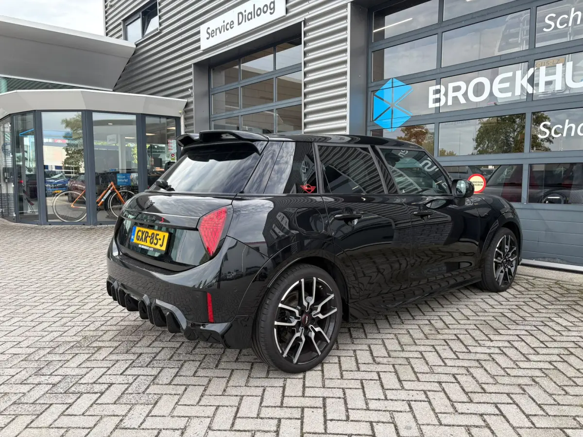 2.0 Cooper S John Cooper Works XL 204 pk | Achteruitrijcamera | Panoramadak | Apple Carplay |