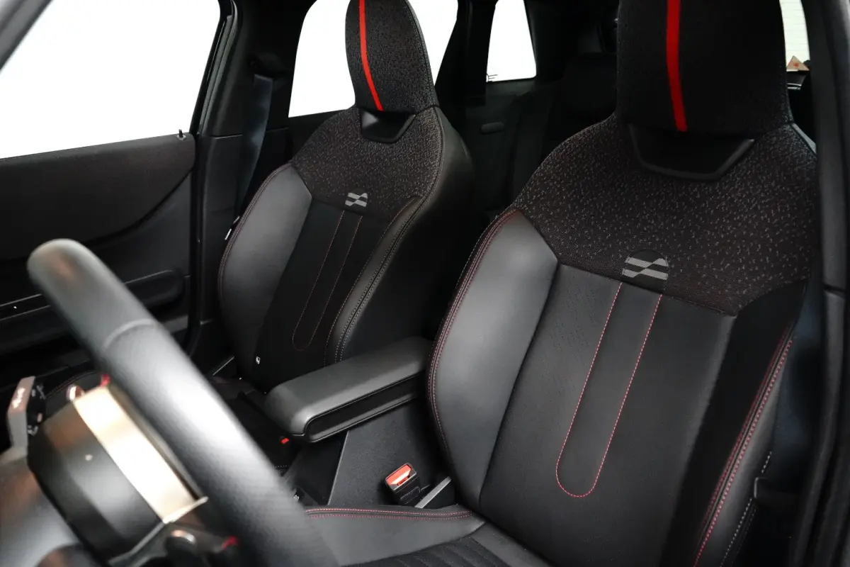 2.0 Cooper S John Cooper Works XL 204 pk | Achteruitrijcamera | Panoramadak | Apple Carplay |