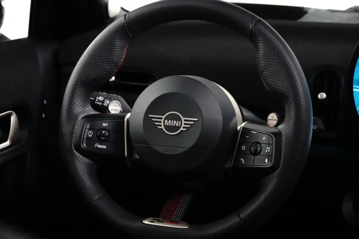 2.0 Cooper S John Cooper Works XL 204 pk | Achteruitrijcamera | Panoramadak | Apple Carplay |