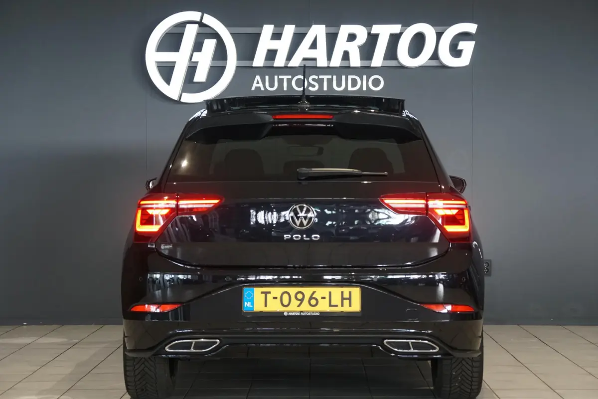 1.0 TSI R-Line Business + IQ LIGHT / KEYLESS / PANO / CAMERA