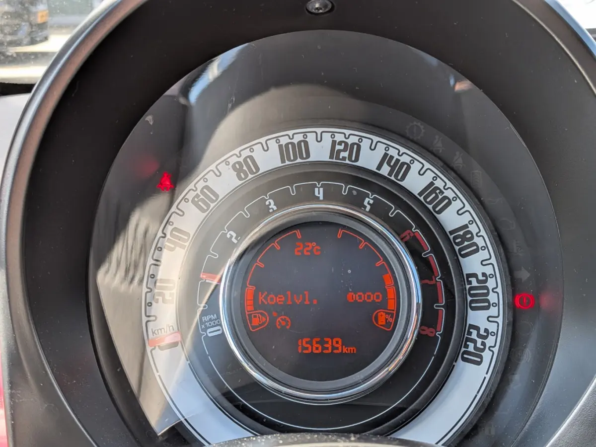 1.0 Hybrid Dolcevita Finale Airco | Camera | Cruise Control  | DAB | LMV 15" | Navi | Pano | PDC Achter |