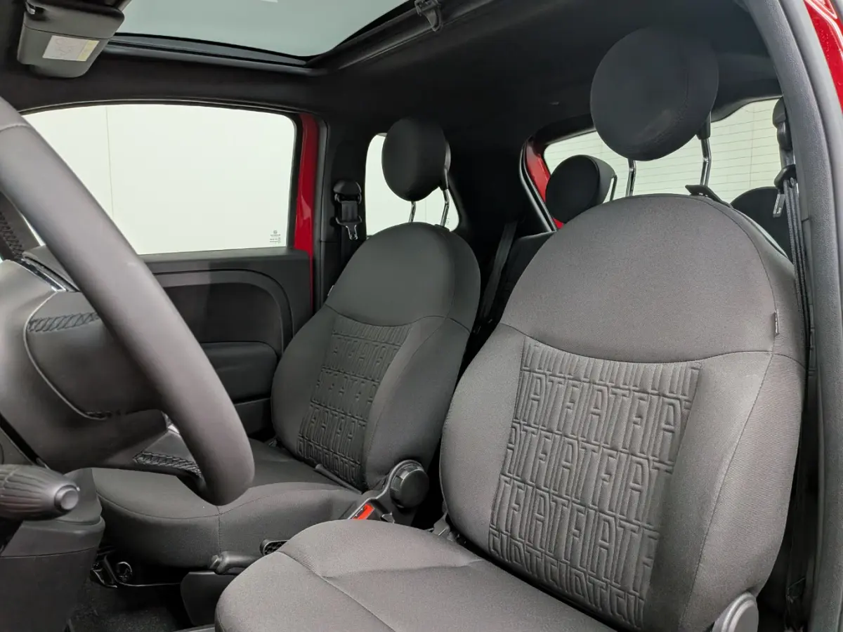1.0 Hybrid Dolcevita Finale Airco | Camera | Cruise Control  | DAB | LMV 15" | Navi | Pano | PDC Achter |