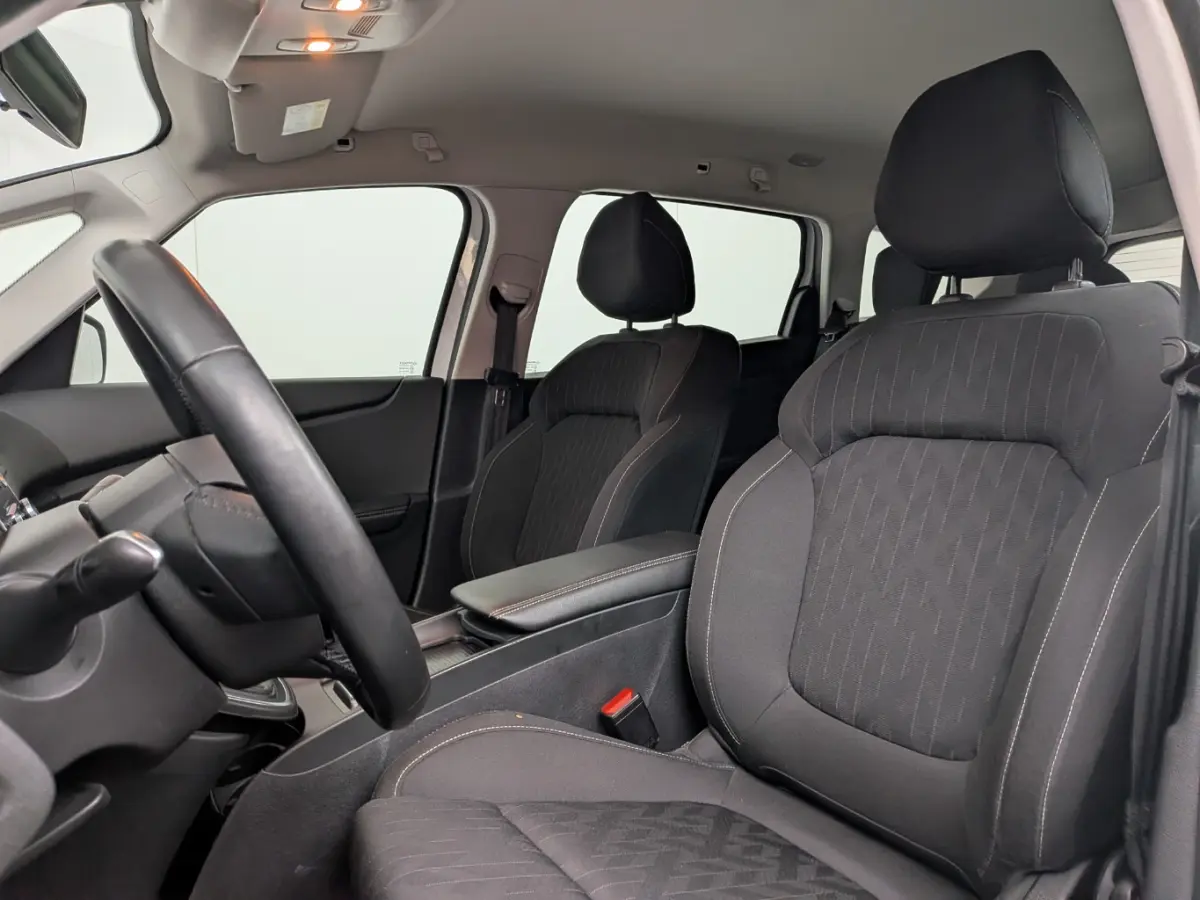 1.3 TCe Limited 7p. Airco | AppleCaraPlay/ Android Auto | Cruise Control | DAB | LMV 20" | Navi | PDC V&A | Trekhaak |