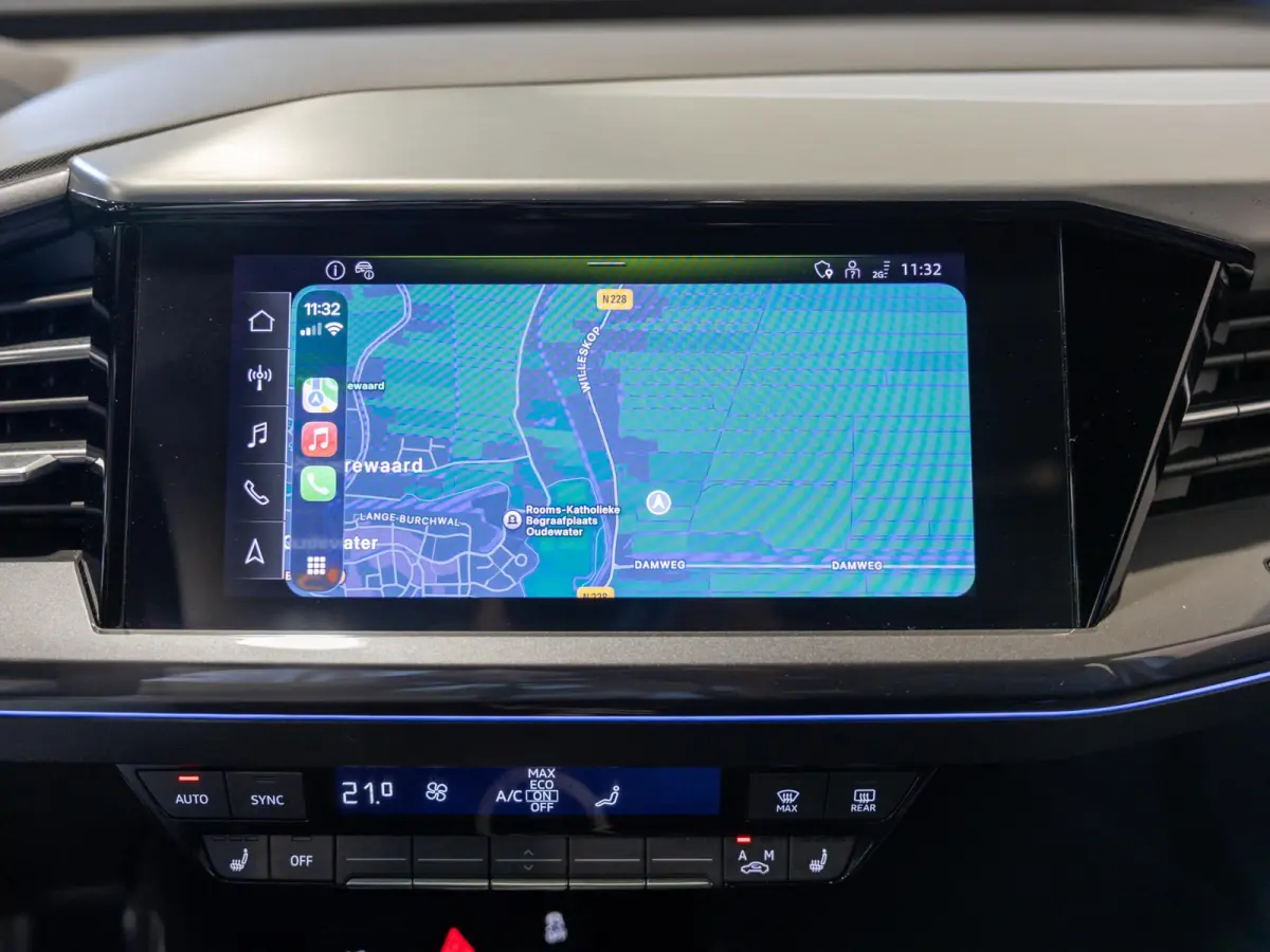 40 Launch edition S Competition 77 kWh SOH 94% / 204pk / Panorama dak / Warmtepomp / Sonos / Adaptieve dempers /