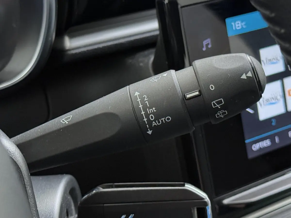 Shine 110pk | Navigatie | Camera achter | Trekhaak | Automatische airco | Cruise control | Lichtmetalen velgen | Apple Carplay en Android auto