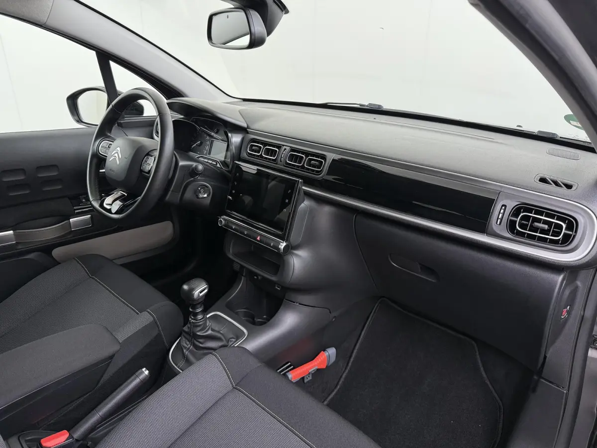 Shine 110pk | Navigatie | Camera achter | Trekhaak | Automatische airco | Cruise control | Lichtmetalen velgen | Apple Carplay en Android auto