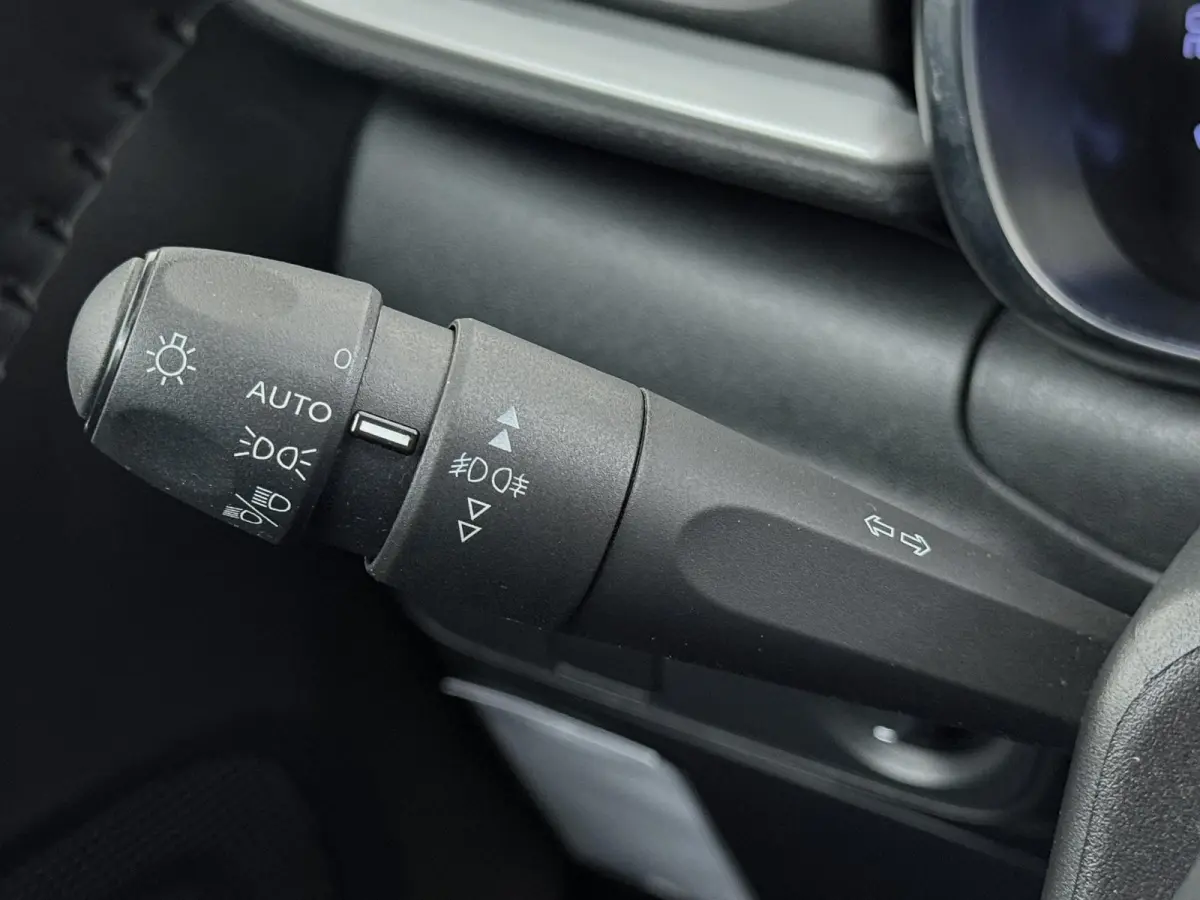 Shine 110pk | Navigatie | Camera achter | Trekhaak | Automatische airco | Cruise control | Lichtmetalen velgen | Apple Carplay en Android auto