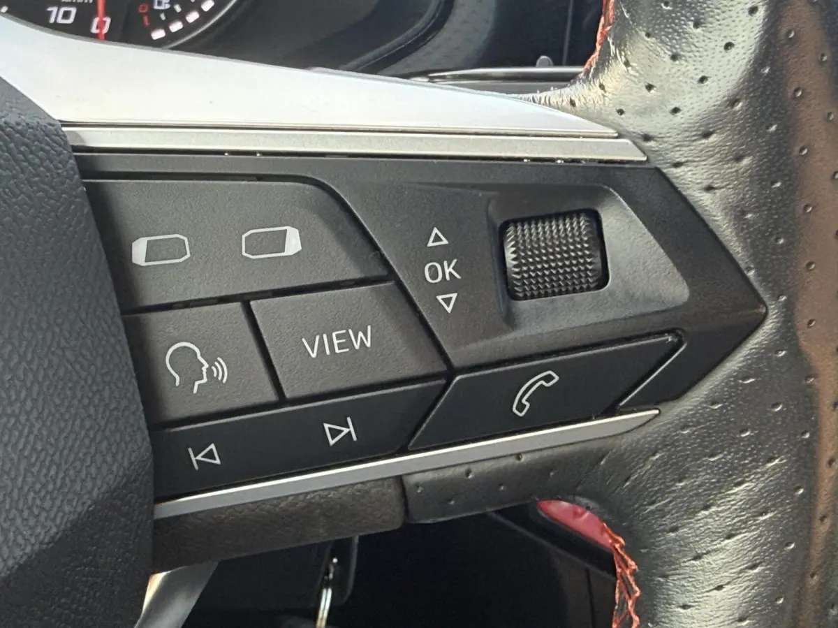 1.0 TSI FR Business Intense LMV,CLIMA