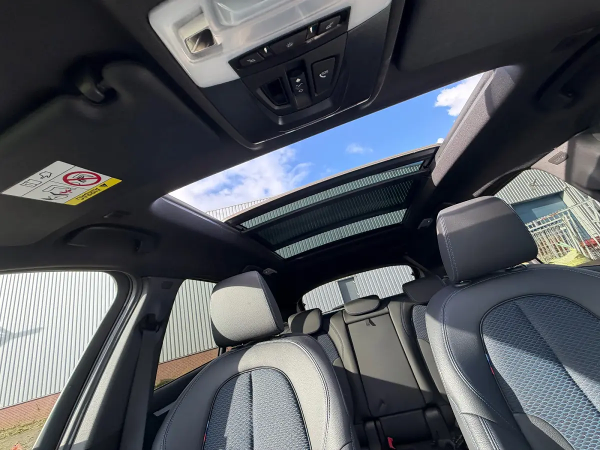 SDrive18i Executive Edition Automaat - Black Sapphire - Panorama/Camera/Stoelverwarming