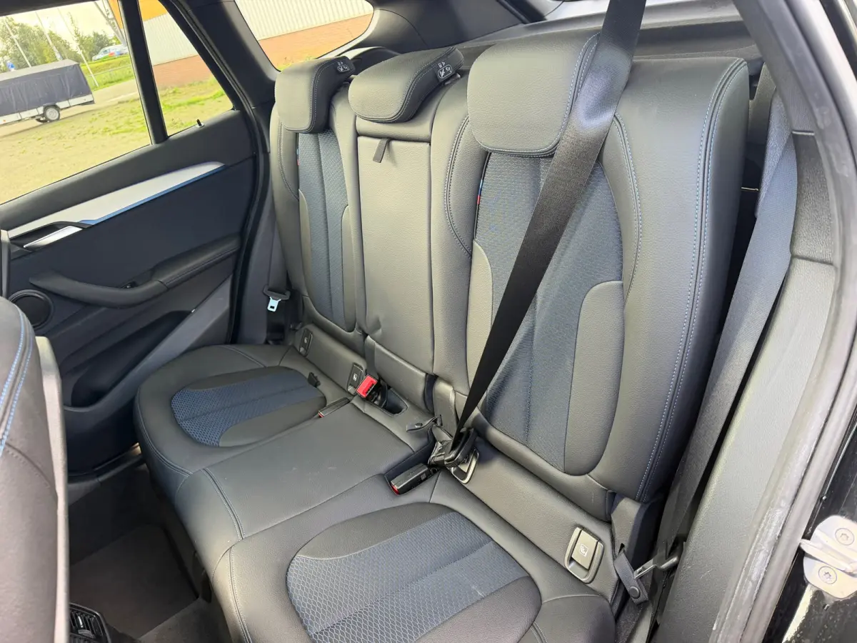 SDrive18i Executive Edition Automaat - Black Sapphire - Panorama/Camera/Stoelverwarming