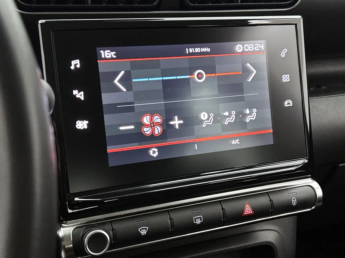 1.2 110PK Feel / Trekhaak / Hoge instap / Airco / Pdc / Distributie is vervangen / Apk 07-2027