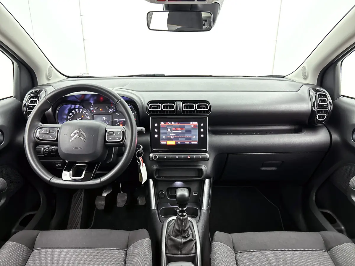 1.2 110PK Feel / Trekhaak / Hoge instap / Airco / Pdc / Distributie is vervangen / Apk 07-2027