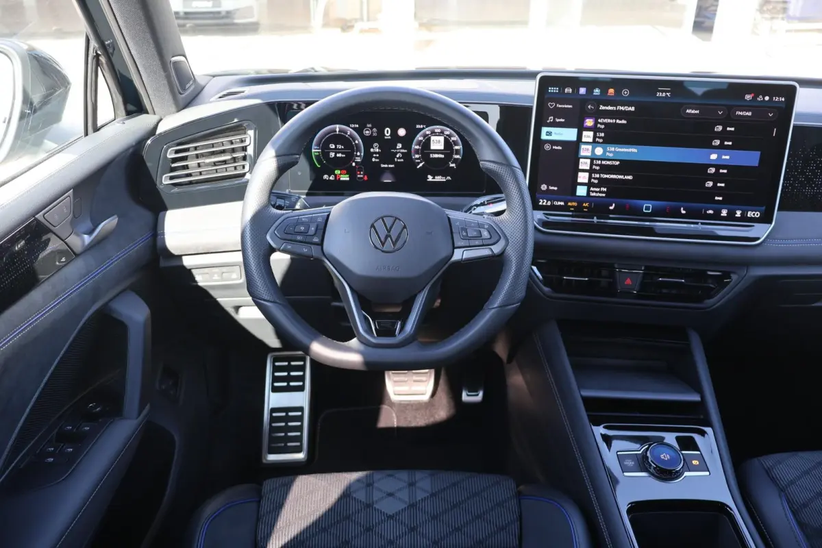 1.5 eHybrid 272pk R-Line | SoH 99% | Trekhaak | Panoramadak | 360 Camera | Head-up | Harman Kardon Sound