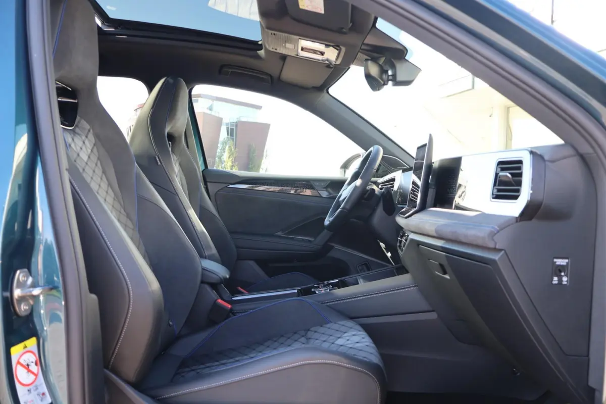 1.5 eHybrid 272pk R-Line | SoH 99% | Trekhaak | Panoramadak | 360 Camera | Head-up | Harman Kardon Sound