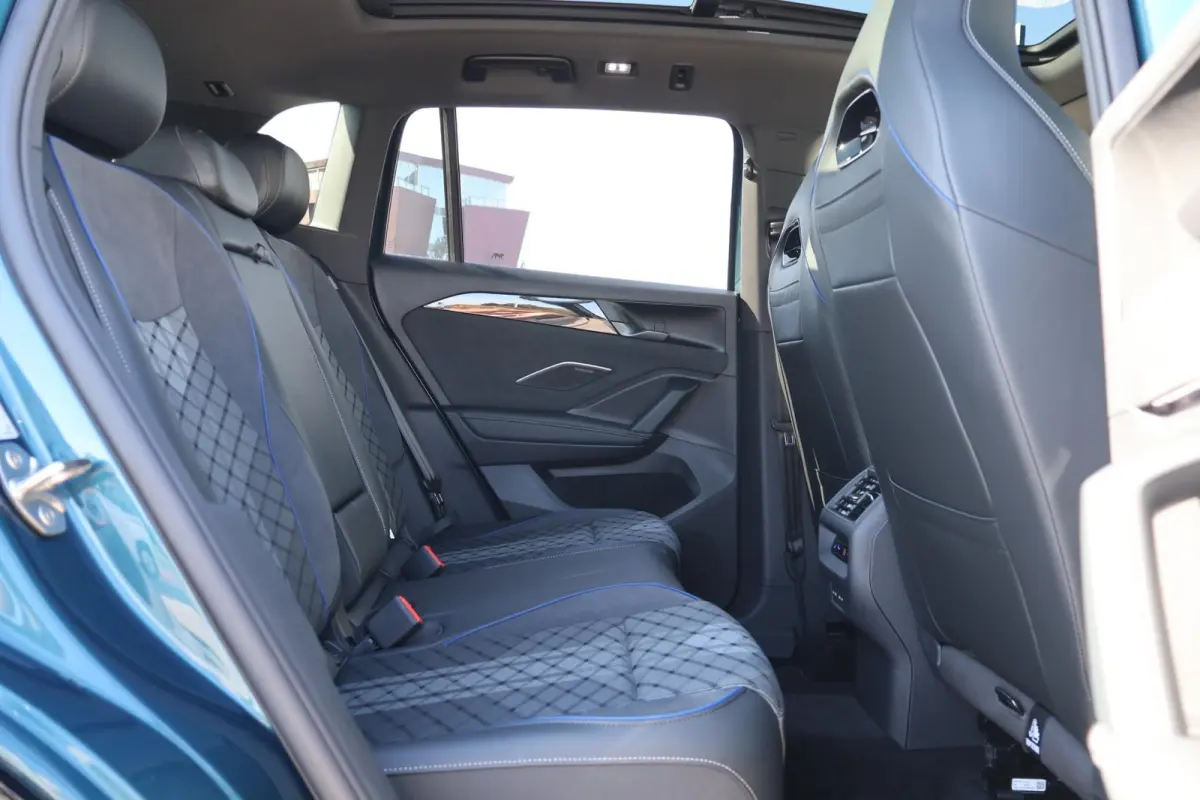 1.5 eHybrid 272pk R-Line | SoH 99% | Trekhaak | Panoramadak | 360 Camera | Head-up | Harman Kardon Sound
