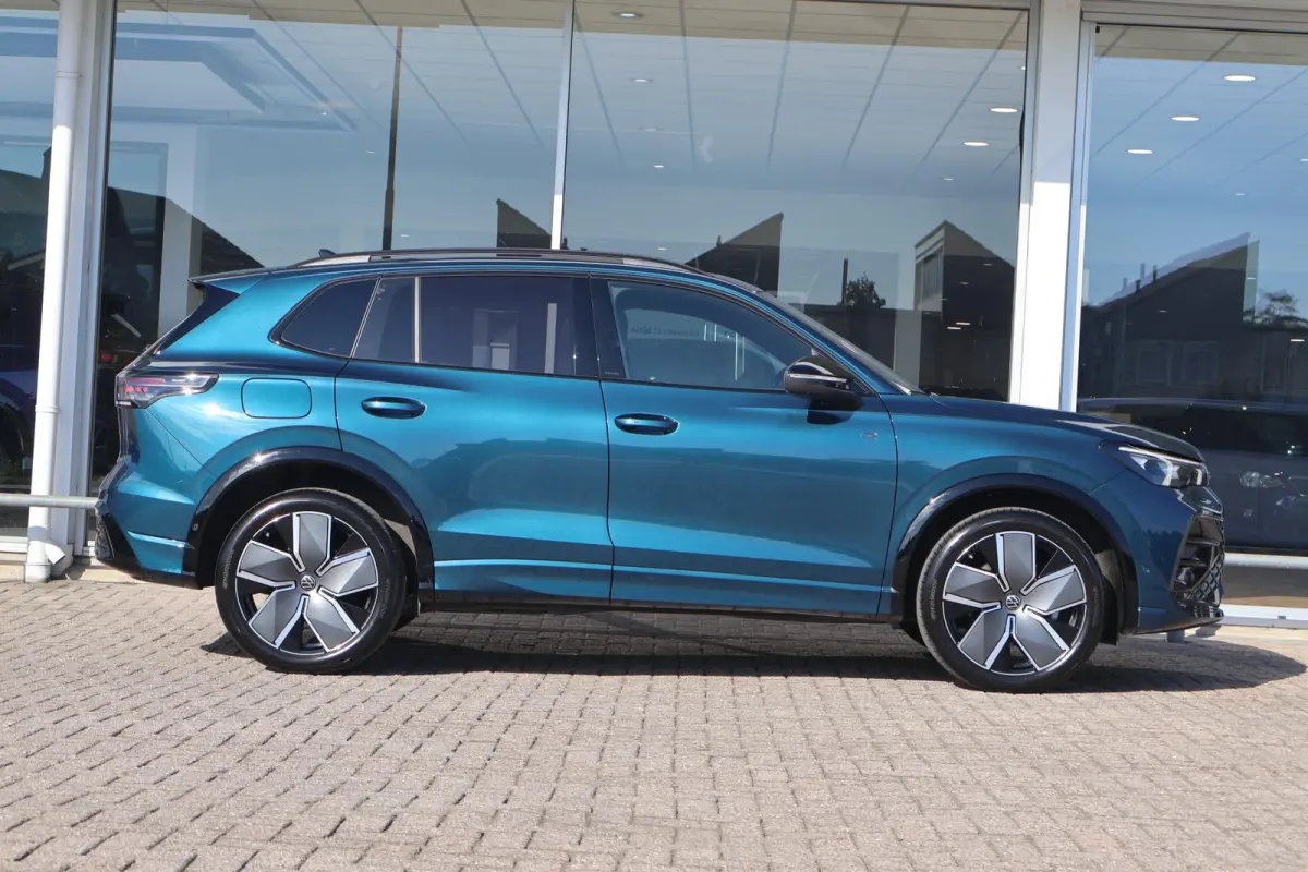 1.5 eHybrid 272pk R-Line | SoH 99% | Trekhaak | Panoramadak | 360 Camera | Head-up | Harman Kardon Sound