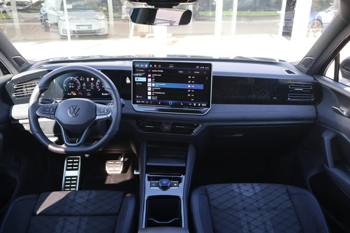 1.5 eHybrid 272pk R-Line | SoH 99% | Trekhaak | Panoramadak | 360 Camera | Head-up | Harman Kardon Sound