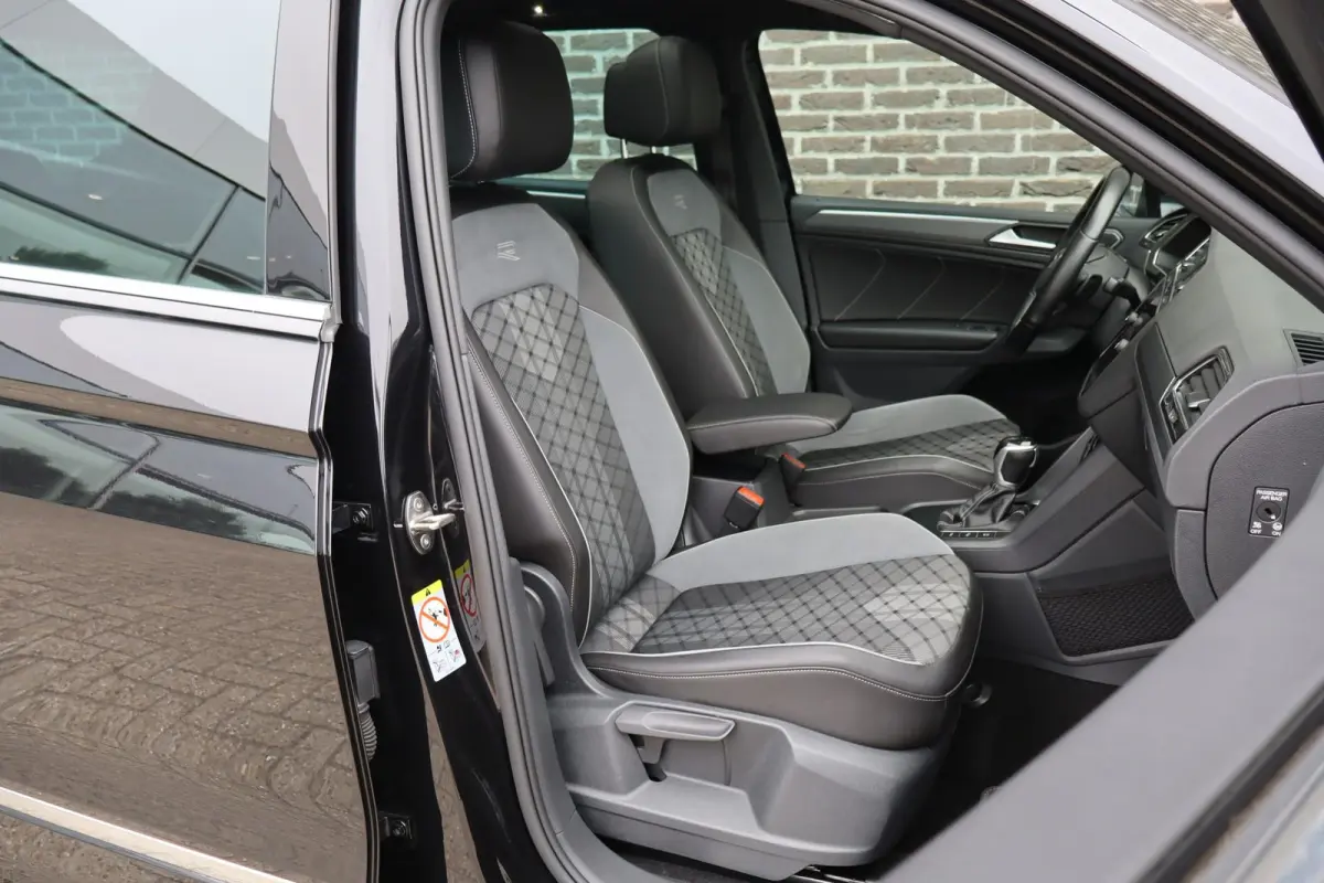 1.5 TSI 150pk DSG R-Line Business+ | Panoramadak | Trekhaak Wegklapbaar | Harman Kardon