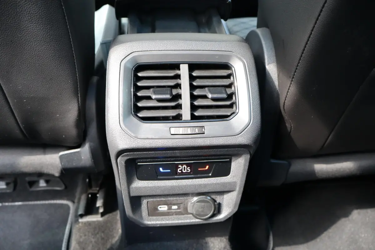1.5 TSI 150pk DSG R-Line Business+ | Panoramadak | Trekhaak Wegklapbaar | Harman Kardon