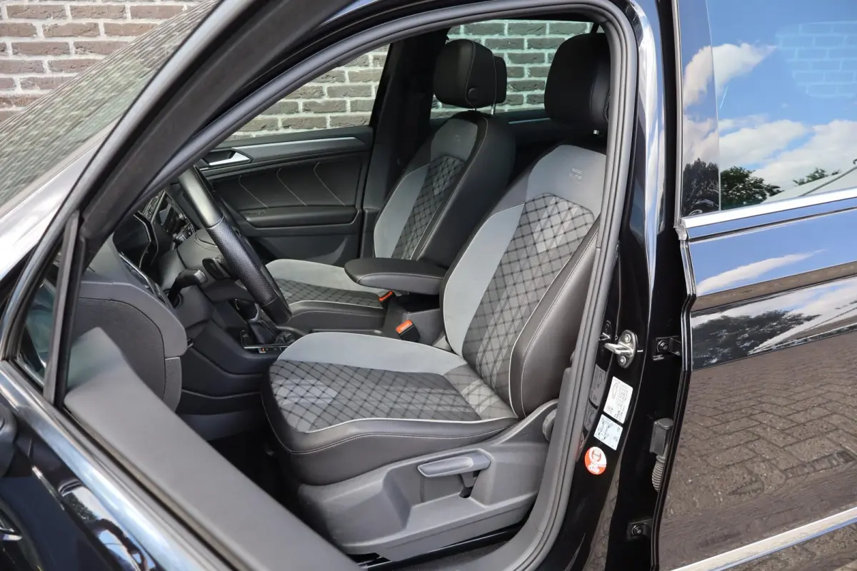 1.5 TSI 150pk DSG R-Line Business+ | Panoramadak | Trekhaak Wegklapbaar | Harman Kardon