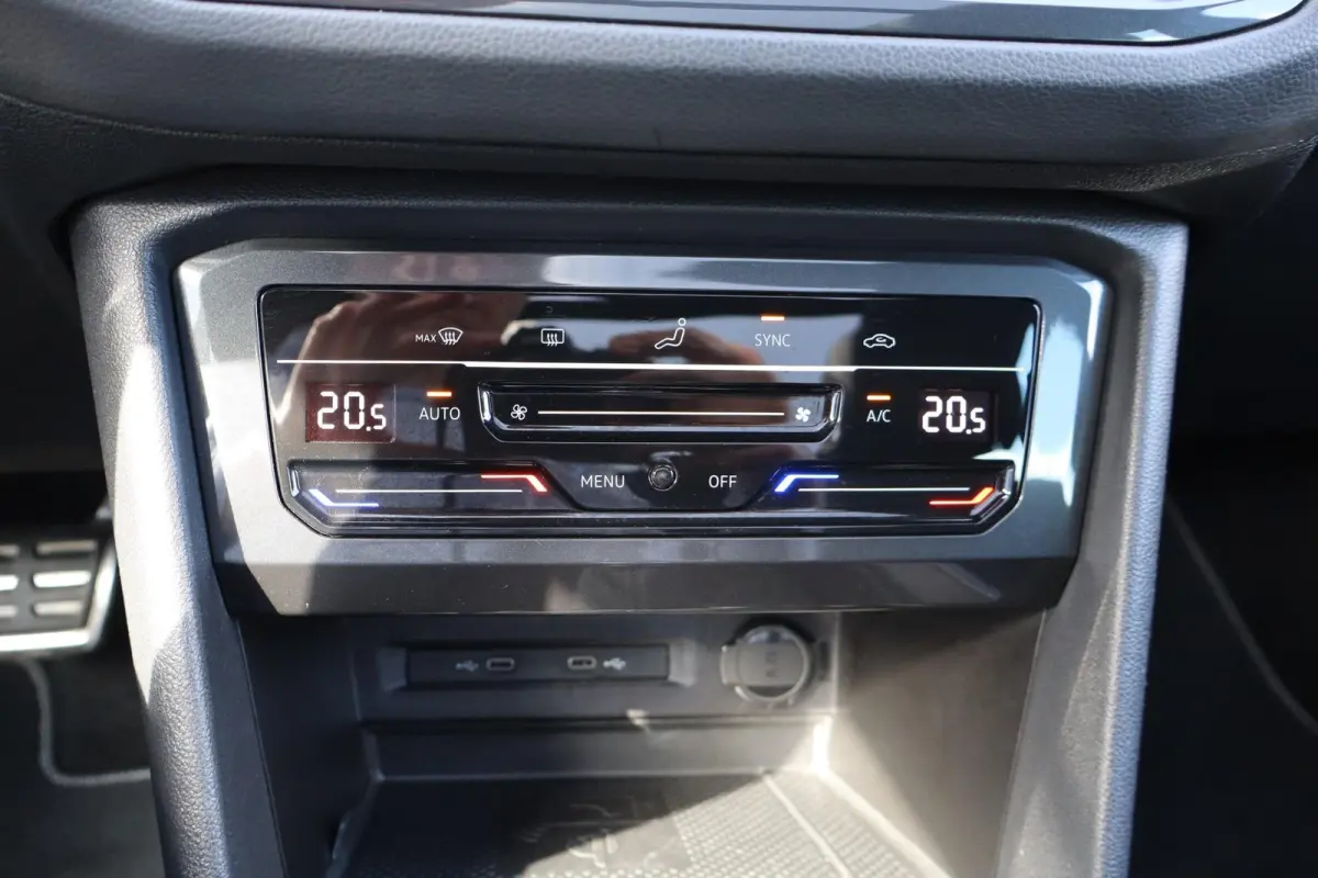 1.5 TSI 150pk DSG R-Line Business+ | Panoramadak | Trekhaak Wegklapbaar | Harman Kardon
