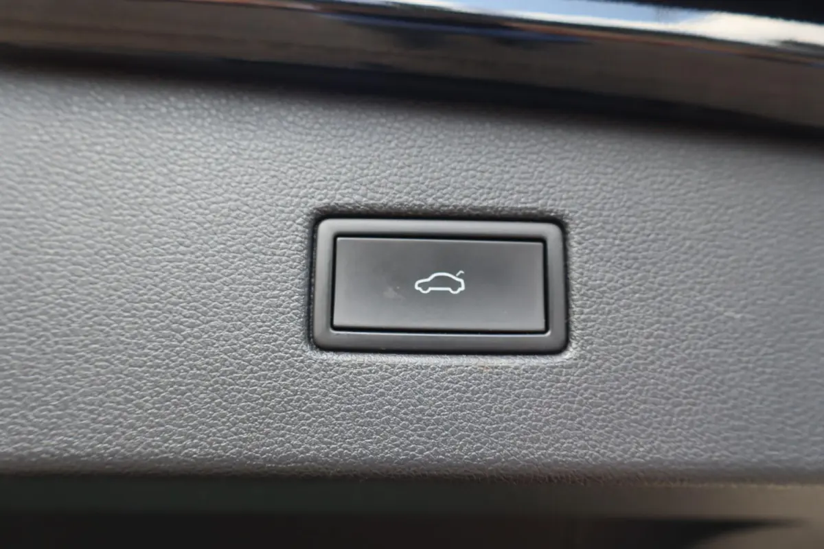1.5 TSI 150pk DSG R-Line Business+ | Panoramadak | Trekhaak Wegklapbaar | Harman Kardon