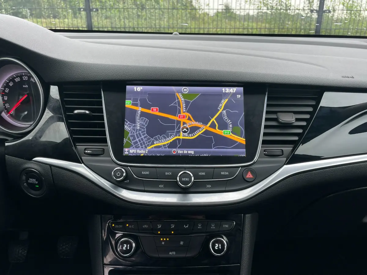TOURER+ | Grijs Kenteken | Carplay | PDC | Trekhaak | 1ste eigenaar |