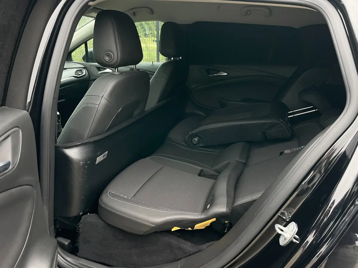 TOURER+ | Grijs Kenteken | Carplay | PDC | Trekhaak | 1ste eigenaar |
