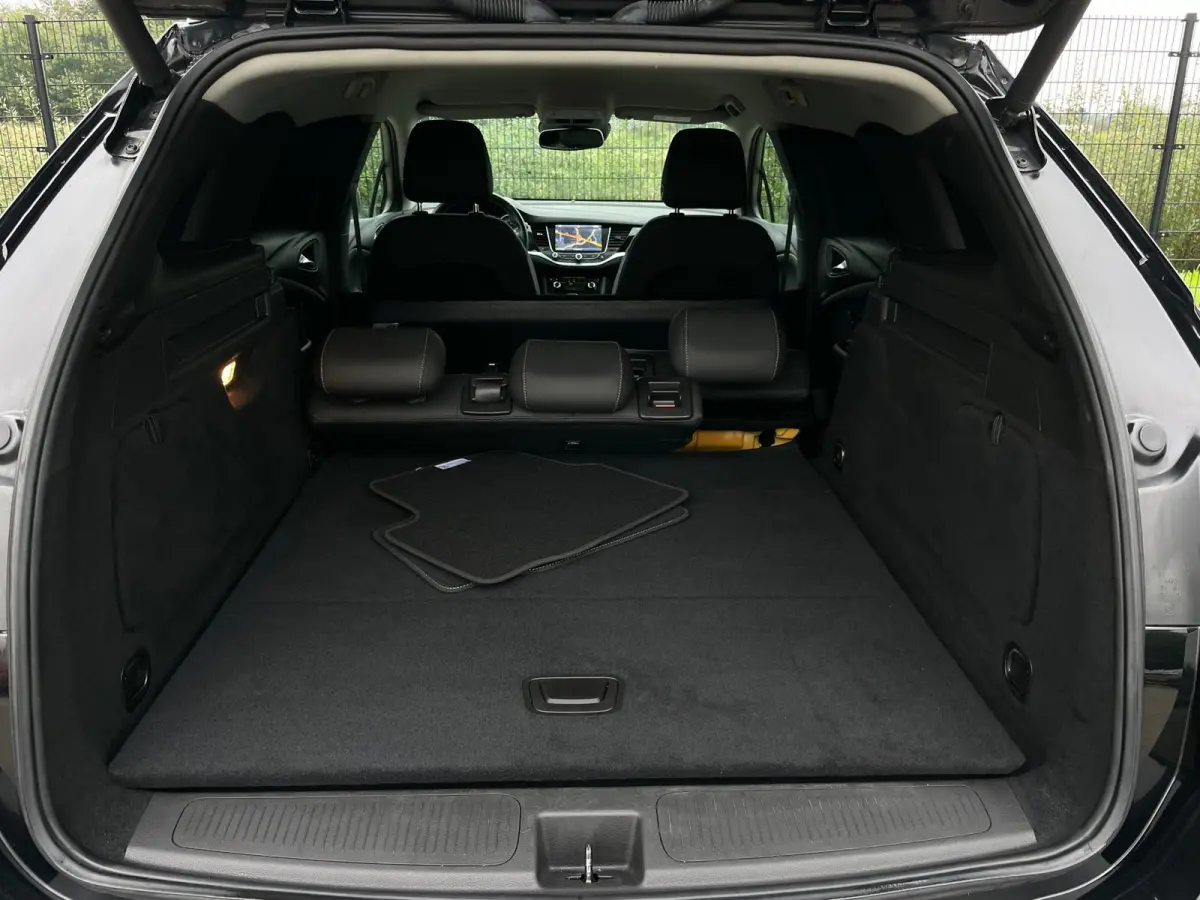 TOURER+ | Grijs Kenteken | Carplay | PDC | Trekhaak | 1ste eigenaar |