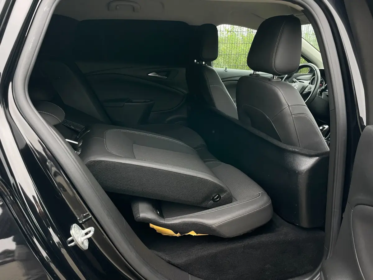 TOURER+ | Grijs Kenteken | Carplay | PDC | Trekhaak | 1ste eigenaar |