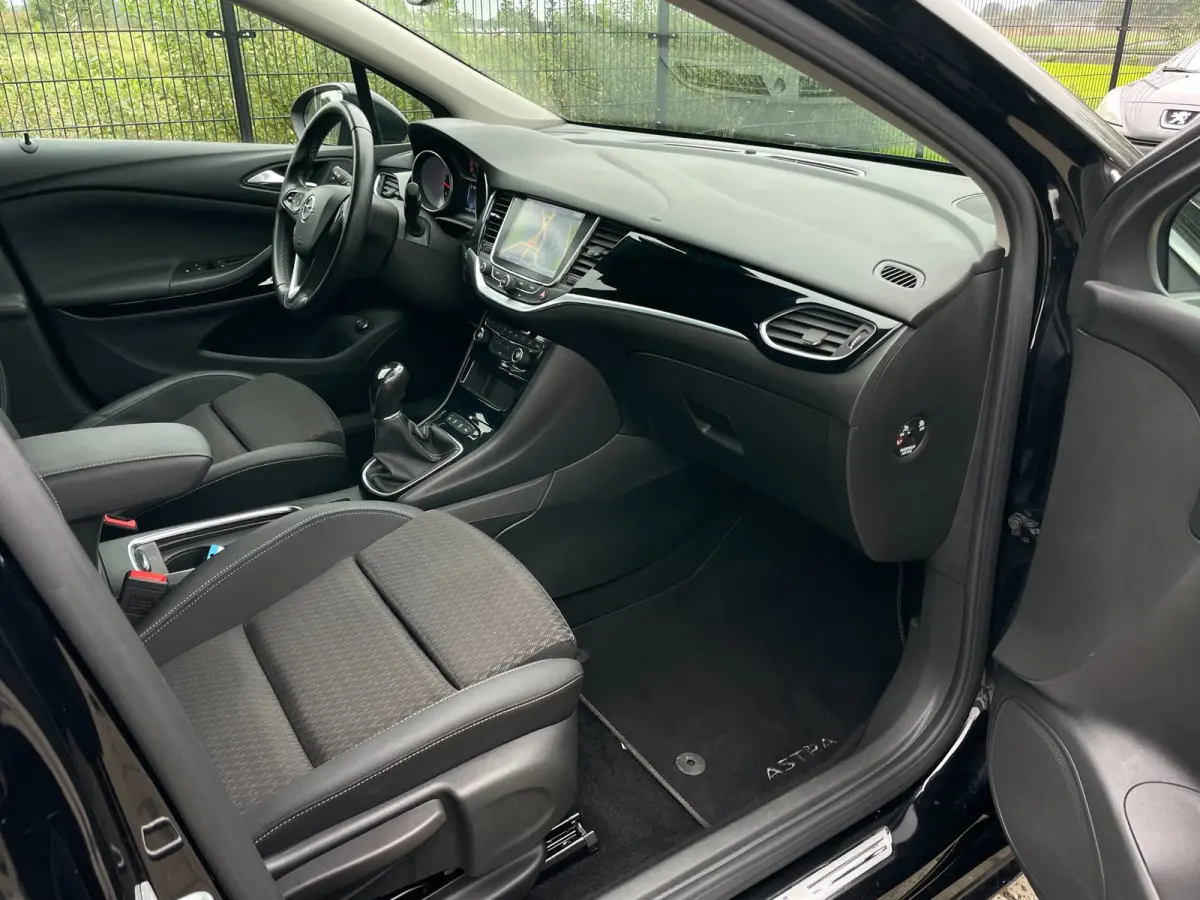 TOURER+ | Grijs Kenteken | Carplay | PDC | Trekhaak | 1ste eigenaar |