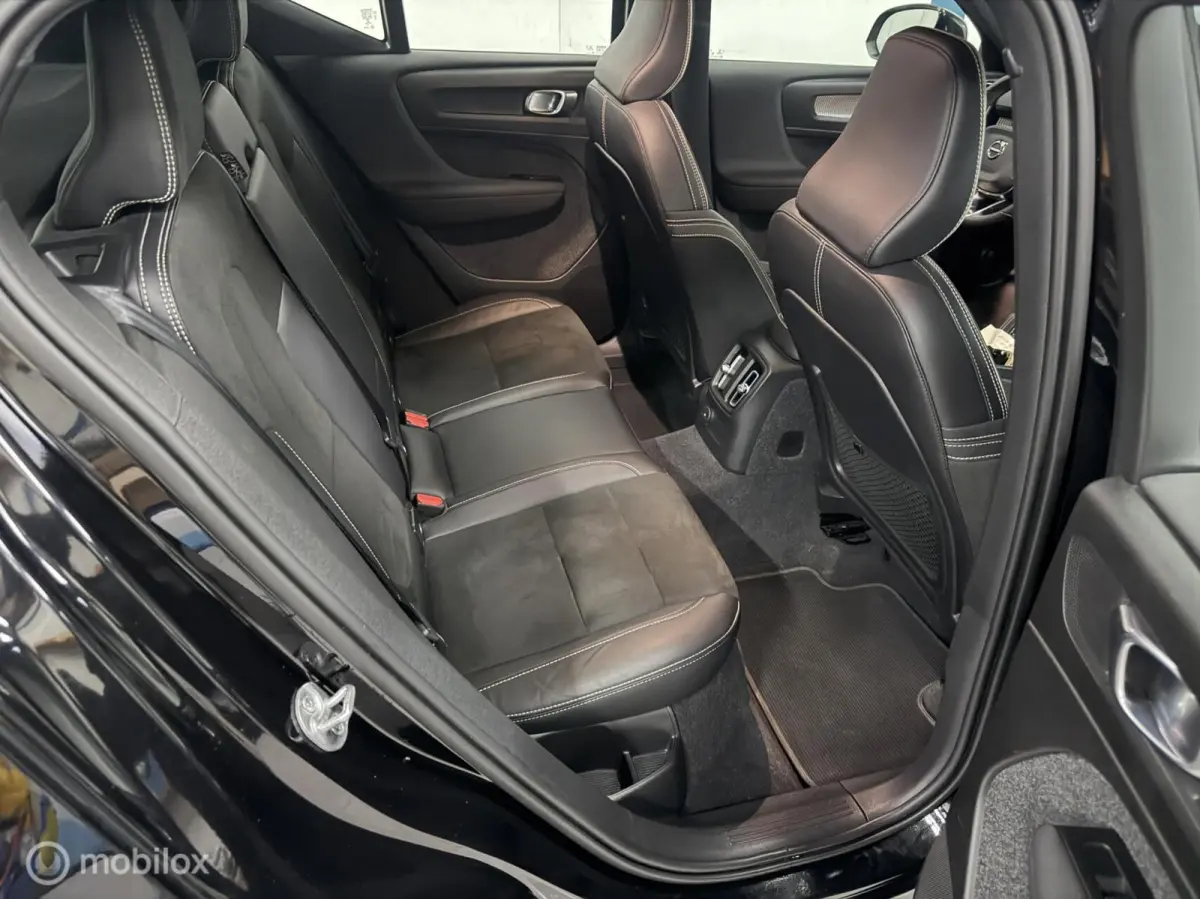 1.5 T5 Plug-in hybrid Plus Dark TREKHAAK