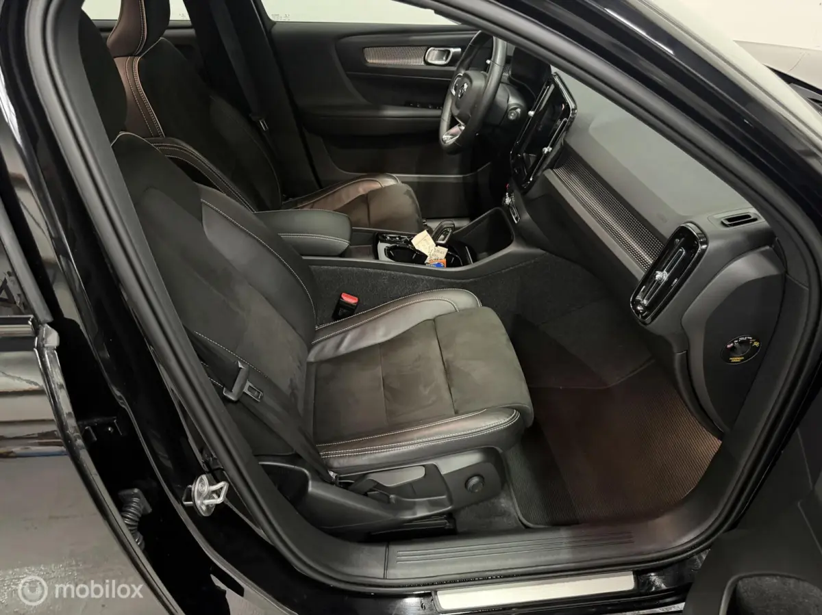1.5 T5 Plug-in hybrid Plus Dark TREKHAAK