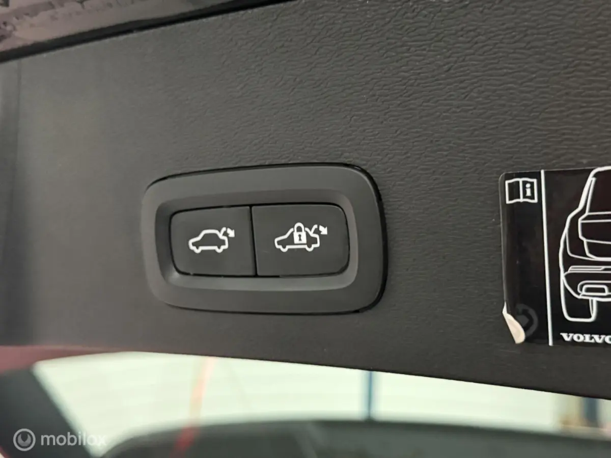 1.5 T5 Plug-in hybrid Plus Dark TREKHAAK