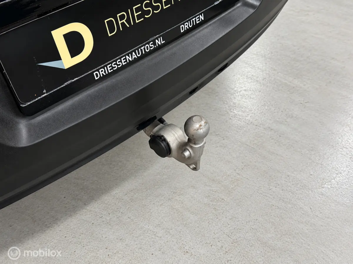 1.5 T5 Plug-in hybrid Plus Dark TREKHAAK