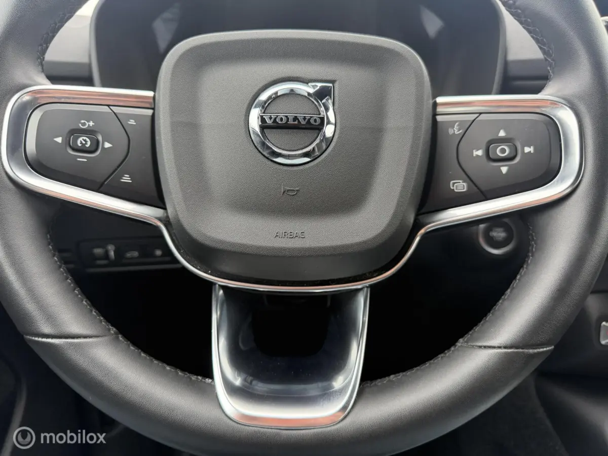 1.5 T5 Plug-in hybrid Plus Dark TREKHAAK