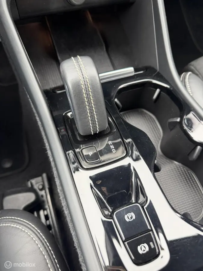 1.5 T5 Plug-in hybrid Plus Dark TREKHAAK