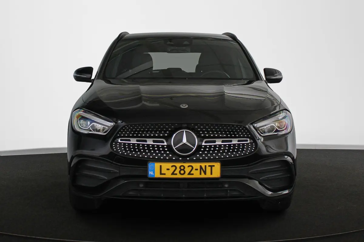 180 Business Solution AMG Widescreen Sfeerverlichting Stoelverwarming Camera
