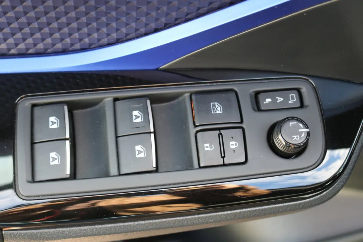 1.8 Hybrid Bi-Tone Plus