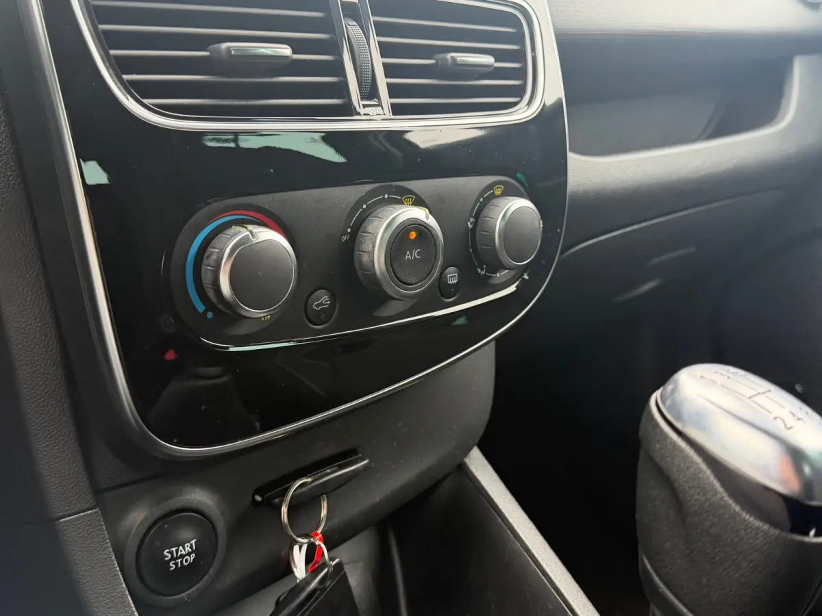 0.9 TCe Limited - Noir Etoile - Led/Cruise/Keyless - Keurig