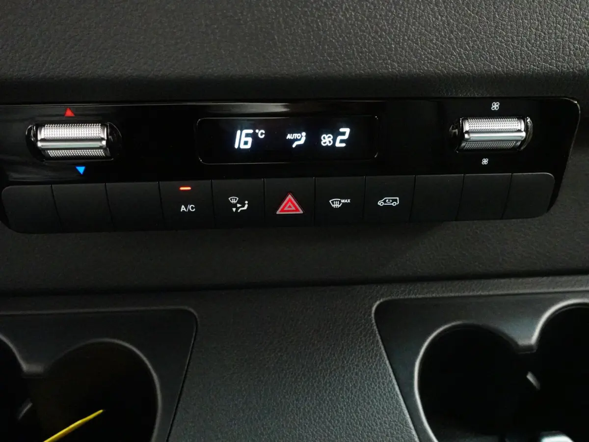 315 L3 Automaat Navi Airco Cruise Control Comfort stoelen