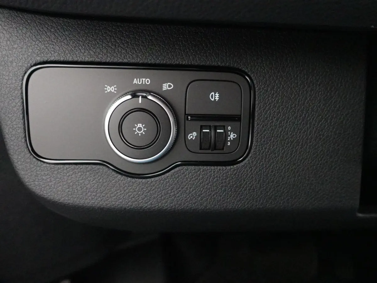 315 L3 Automaat Navi Airco Cruise Control Comfort stoelen